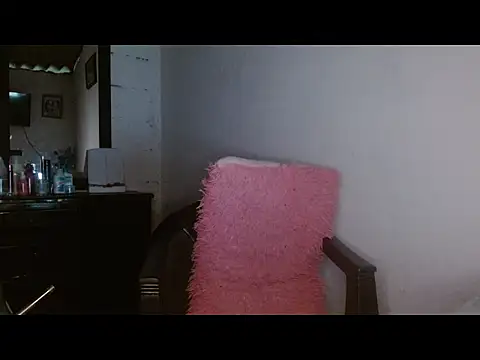 Larry-n-clouds webcam