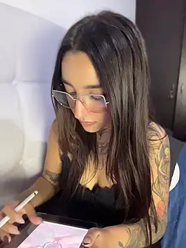 Emily_Rousess webcam