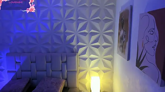 lea_walkerr webcam