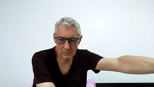 BIGUNCUTHARDCOCK webcam