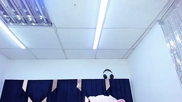 aisha_hotts777 - Aisha_hotts777's free webcam - UK Sex Cams
