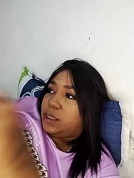 emma_purple_ webcam
