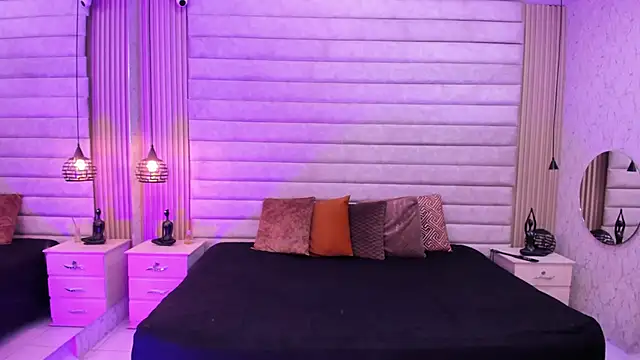 VictoriaaBlair webcam