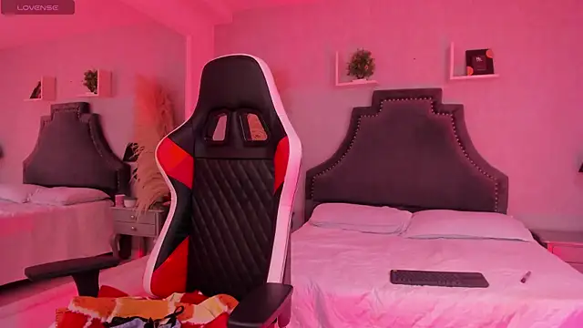 nahomyrusell webcam