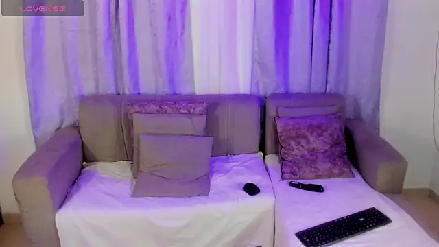 MiaYMolly webcam