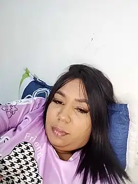 emma_purple_ webcam