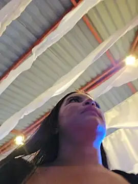Pretty_Julieta webcam