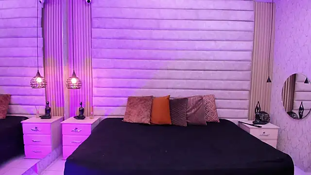 VictoriaaBlair webcam