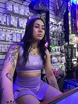 emily_24x live sex cam
