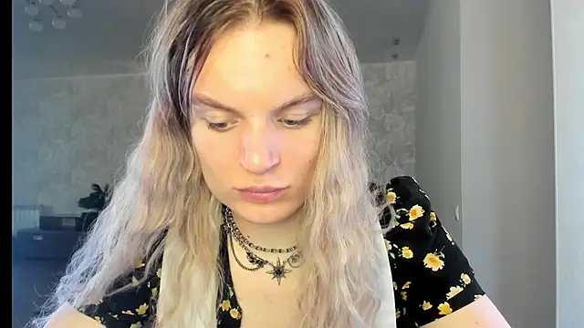 milliKira006 webcam