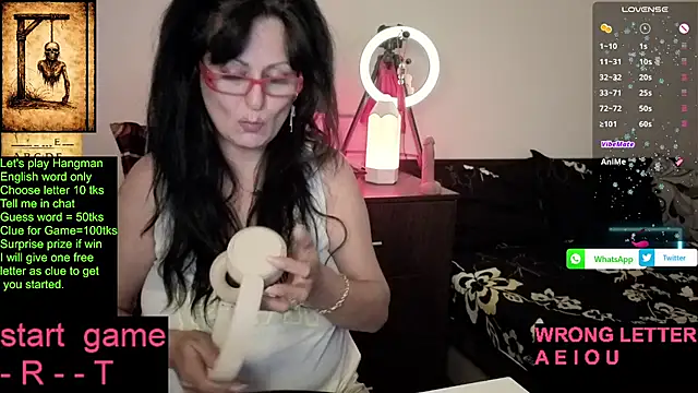 SexyAndBadGirl webcam