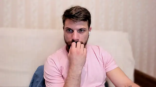 Tony_Wolf webcam