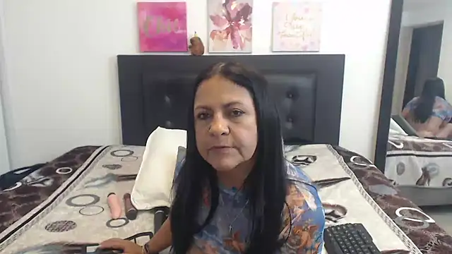 katiehotx webcam
