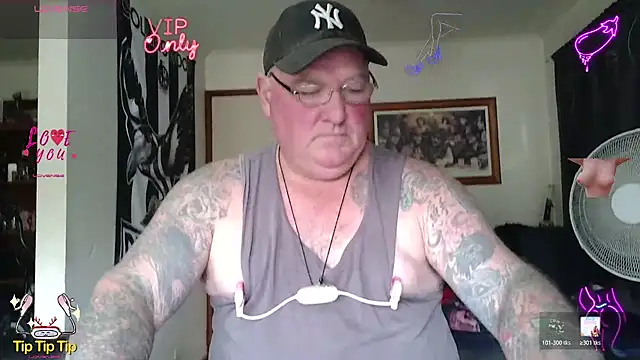 KINKYBLUEYES69 webcam