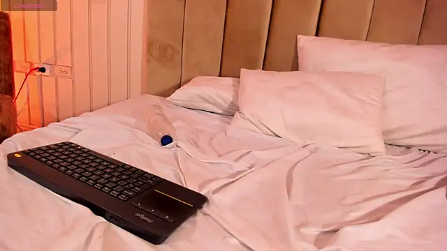 juliie_star webcam