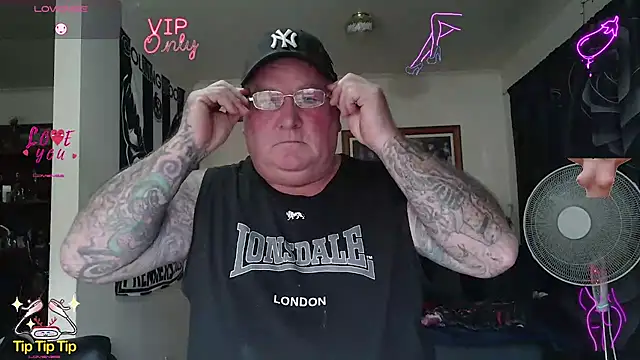 KINKYBLUEYES69 webcam