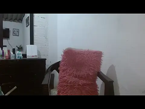 Larry-n-clouds webcam