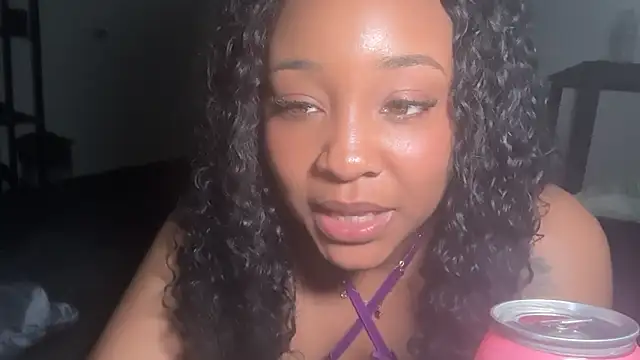Yourmommysilk webcam
