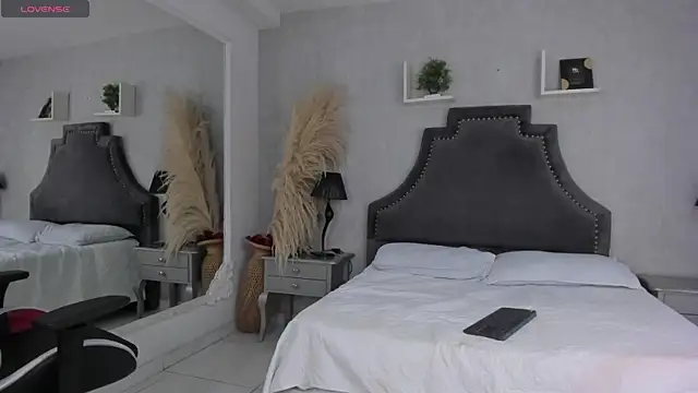 nahomyrusell webcam