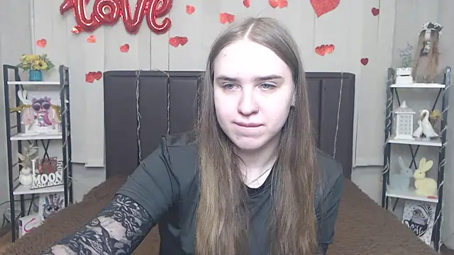 LauraHlot webcam