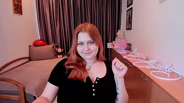 NoraLiin webcam