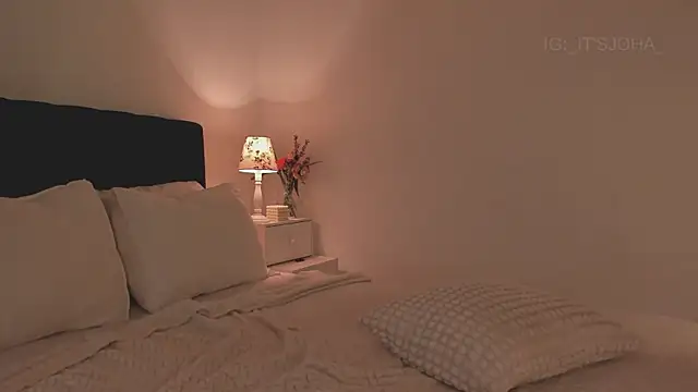 Lovinggirl_ webcam