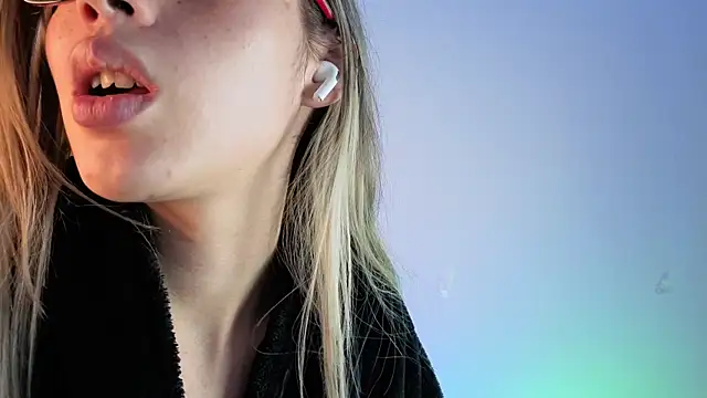 Carolblonde webcam