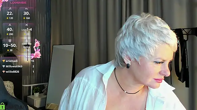 Linda_Zef1r webcam