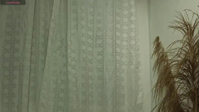 esmeralda_li - Esmeralda_li's free webcam - UK Sex Cams