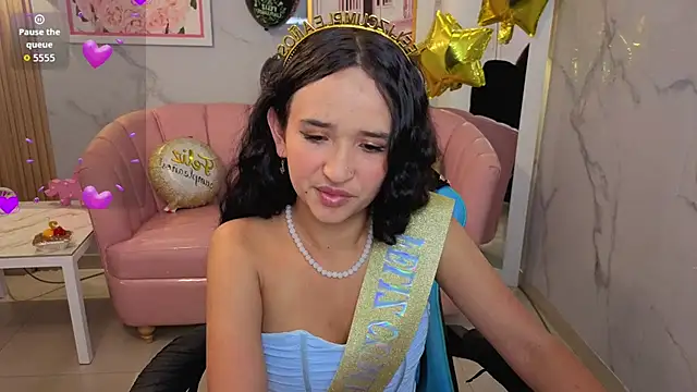 bella_vibess_s webcam
