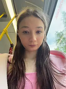 hiding-mila live sex cam