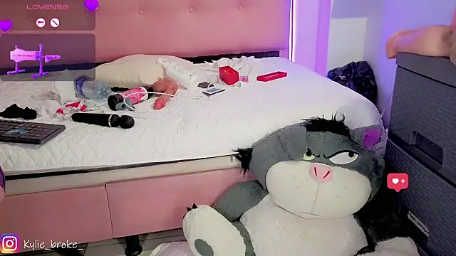 Kylie_brokee webcam