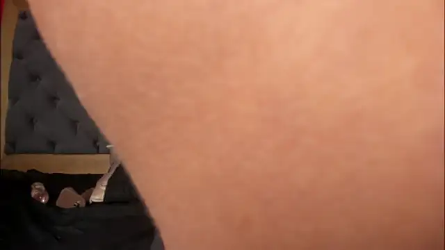 YayaHilton webcam