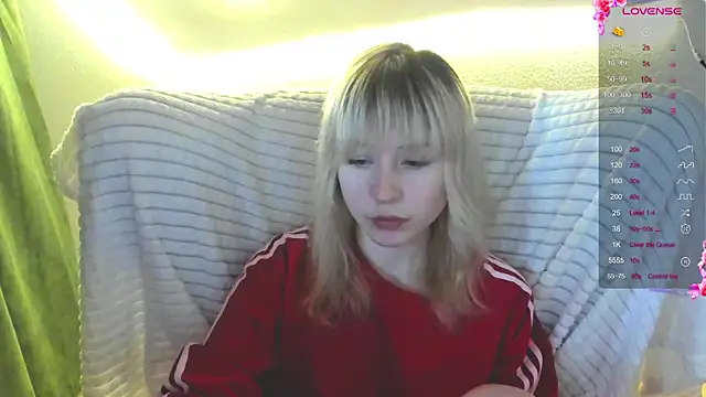 MiaKimiko webcam