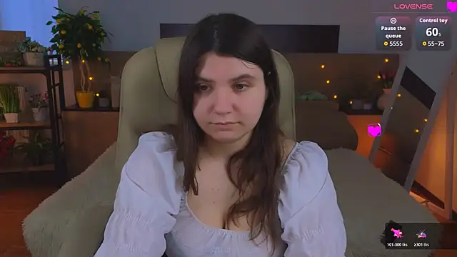 Viola__Shy webcam