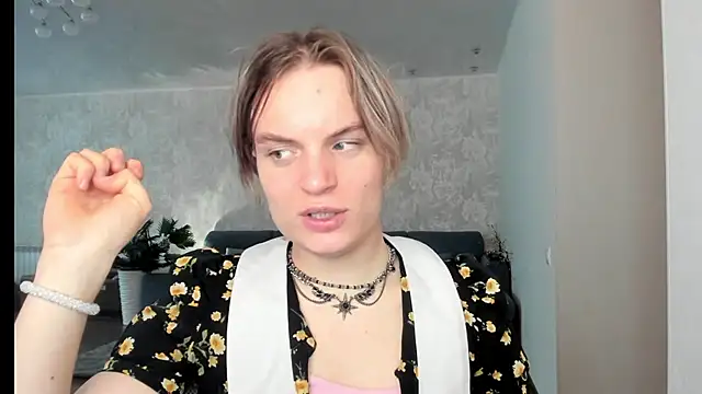 milliKira006 webcam