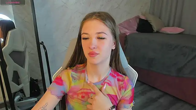 miss_shanel - Miss_Shanel's free webcam - UK Sex Cams