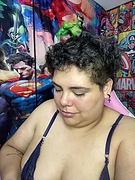 Hailey_Curvy webcam