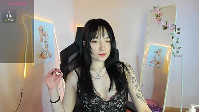 AliceeinWonderlanddd webcam