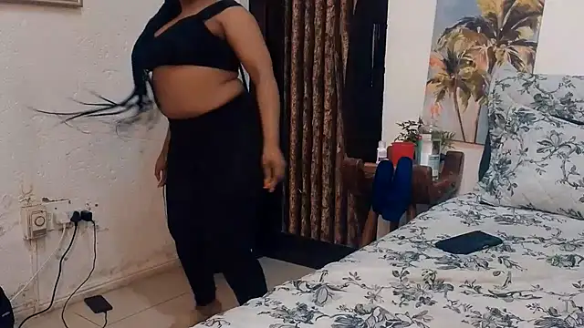 GiantBootyMilf webcam