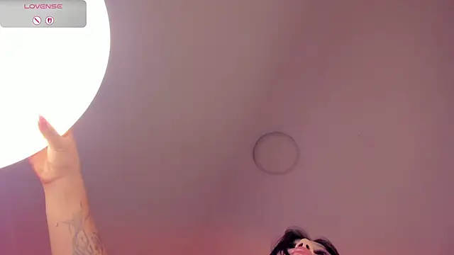 ShaniaDaniels webcam