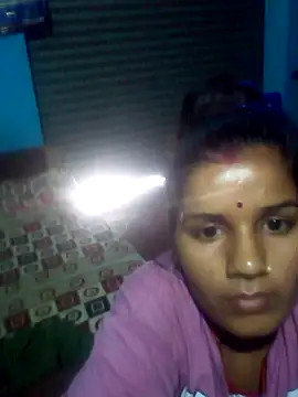 Raveena0990 webcam