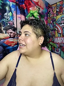 Hailey_Curvy webcam