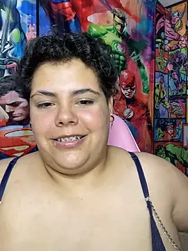 Hailey_Curvy webcam
