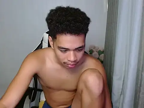 curlyasian_njxx webcam
