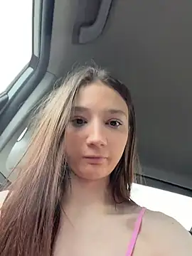 hiding-mila live sex cam