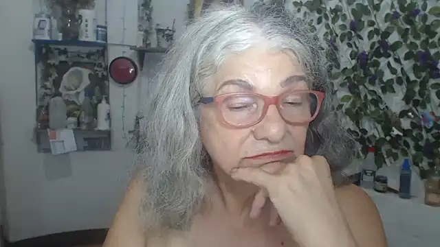 FunnyGrandma webcam