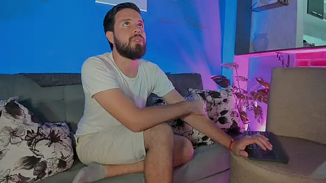 ETHAN_ADAM webcam