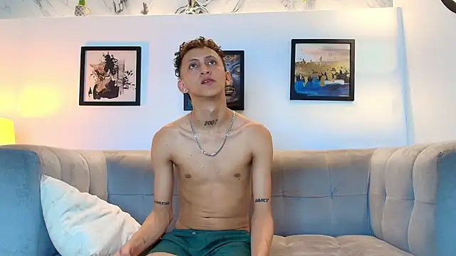 BOYS_PLAY webcam