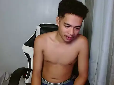 curlyasian_njxx webcam